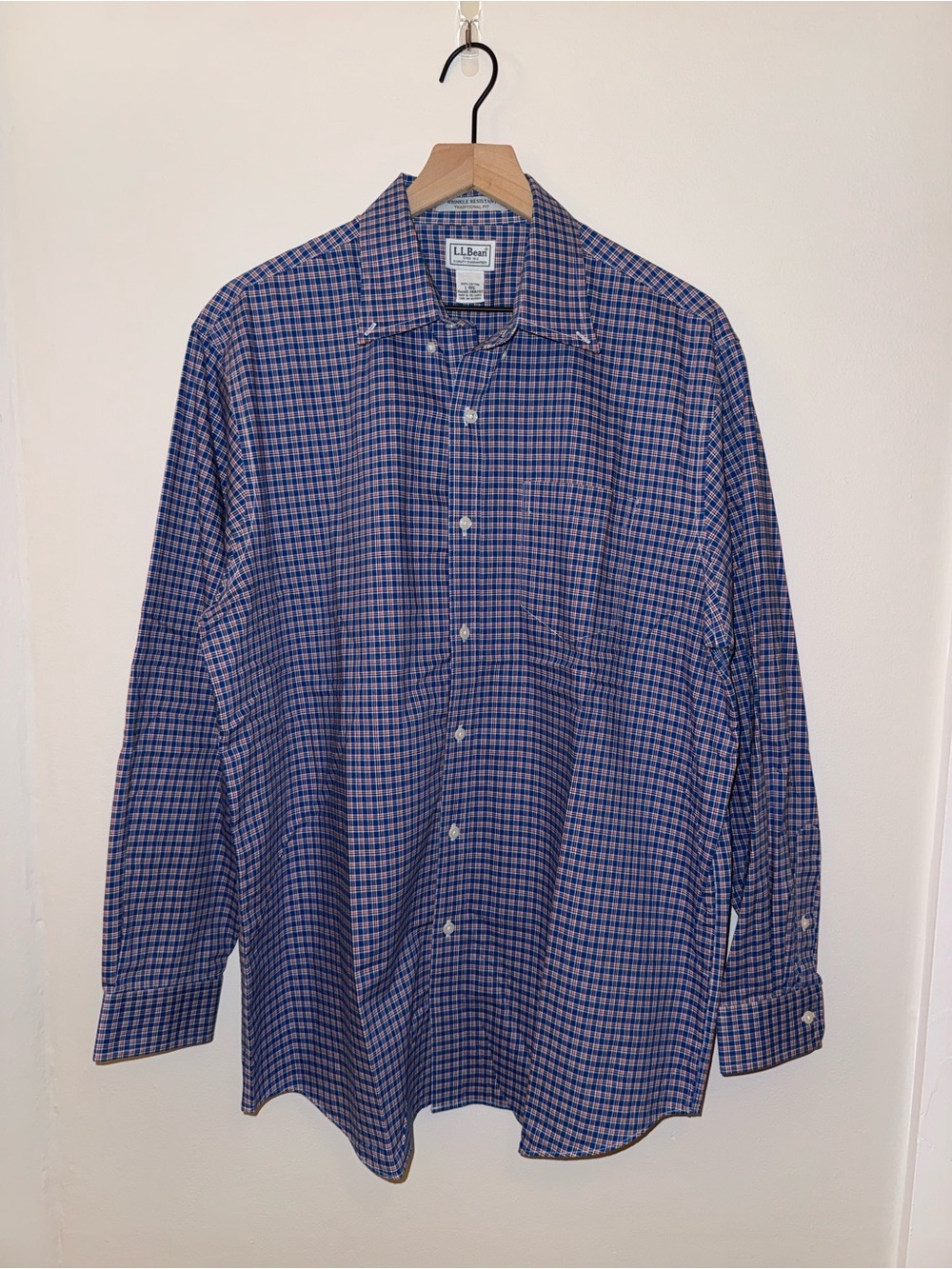 L.L. Bean Men's Blue and Red Wrinkle Resistant Button-Down Shirt